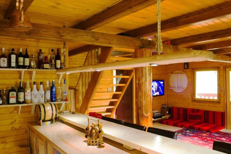 Лоджи Triangle Woodhouse Плав-7