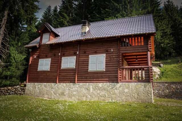 Лоджи Triangle Woodhouse Плав-4